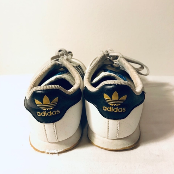 Adidas unisex sneaker bundle - Picture 2 of 9